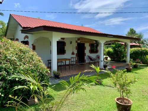 Kampung Kedawang House | Lovely Garden Villas
