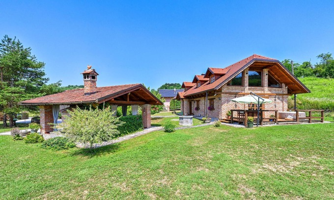 Zabok House | Lovely home in Prosenik Gubasevski