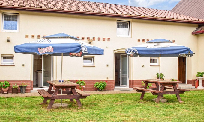 Drawno House | Lovely home in Dominikowo with WiFi
