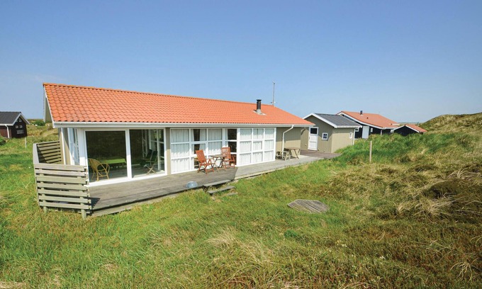 Lild Strand House | Lovely home in Frøstrup with kitchen