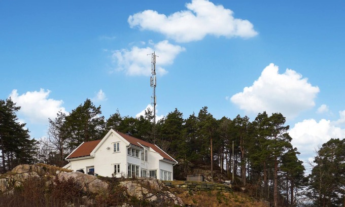 Hovag House | Lovely home in Høvåg with WiFi