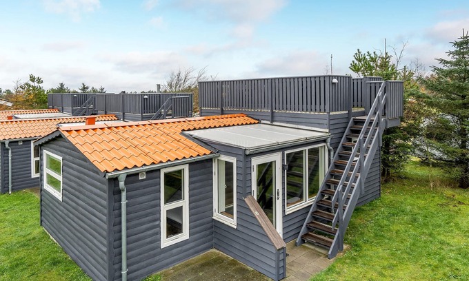 Hanstholm House | Lovely home in Hanstholm with kitchen