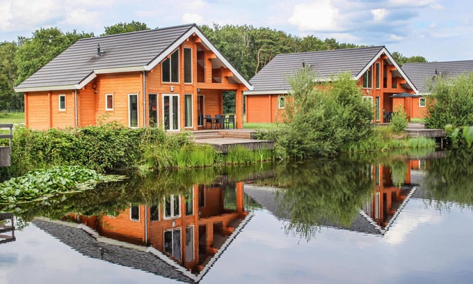 Heel House | Lovely home in HEEL with house sea view