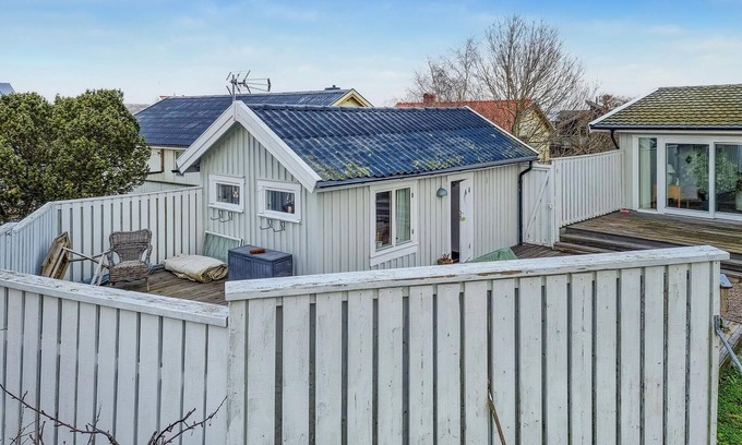 Hono House | Lovely home in Hönö with harbor view