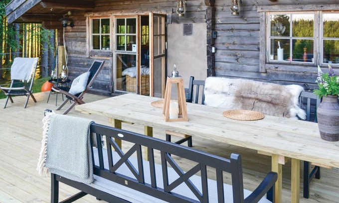 Langhem House | Lovely home in Länghem with lake view