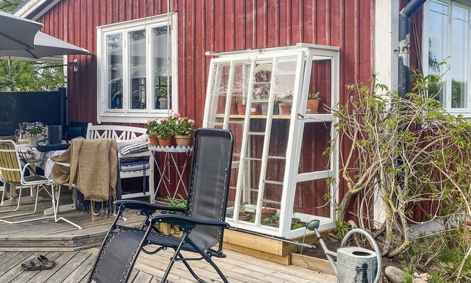 Kallby House | Lovely home in Lidköping with WiFi