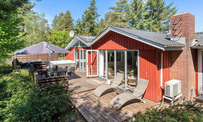 Houstrup House | Lovely home in Nørre Nebel with sauna