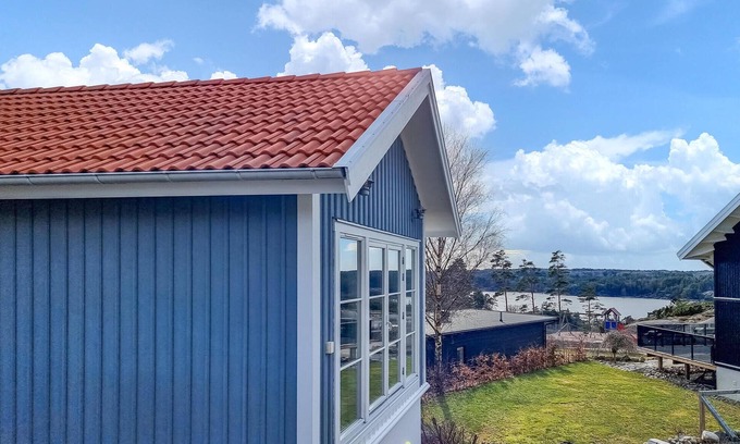 Tanum House | Lovely home in Tanumshede with kitchen