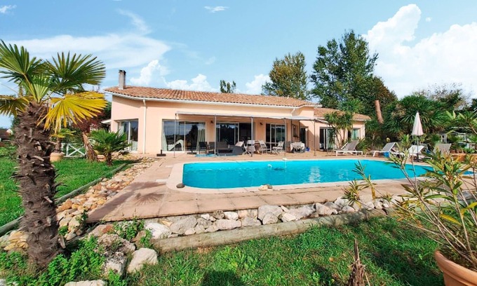 Virazeil House | Lovely home in Virazeil
