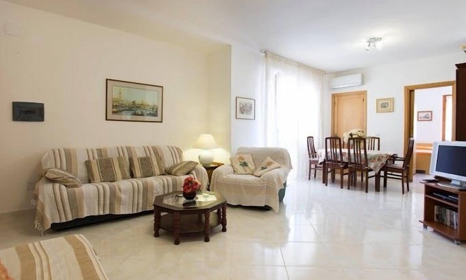 La Pietraia Apartment | Lovely, large apartment near Lido beach & old town with wifi and aircon