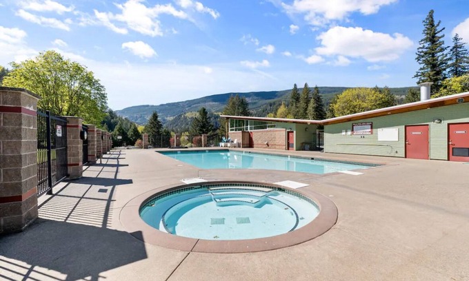 Lindell Beach House | Lovely mobile home with AC in Lindell Beach - Wifi is available in common area