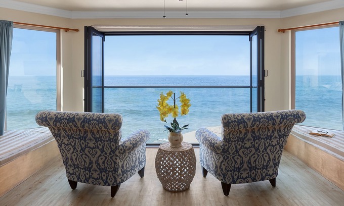 South Oceanside House | Lovely Oceanfront 2BR Unit P817-2
