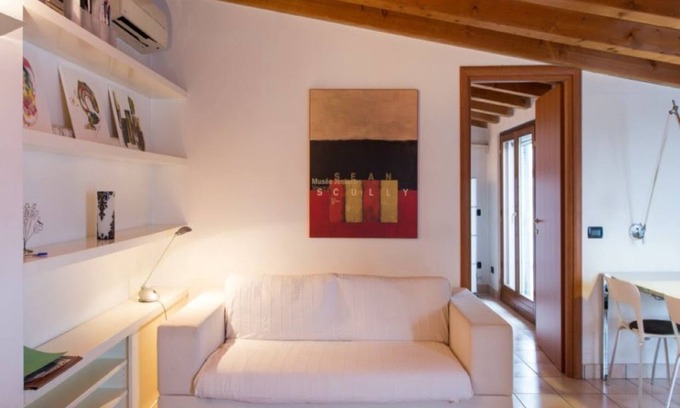 Affori Apartment | Lovely one-bedroom apartment with two balconies in the lively Dergano area.