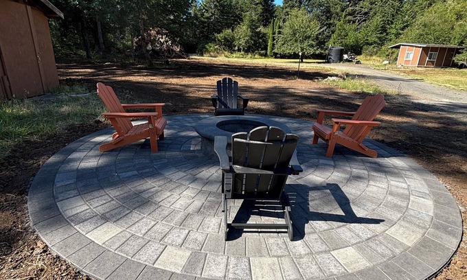 Crawfordsville House | Lovely renovated 3 Bedroom Secluded Log Cabin