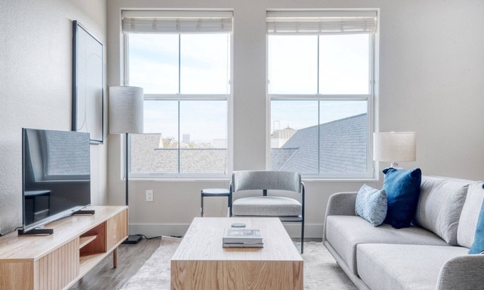 Hillsdale Apartment | Lovely San Mateo 2BR w/Pool, Gym & W/D, nr Caltrain, by Blueground