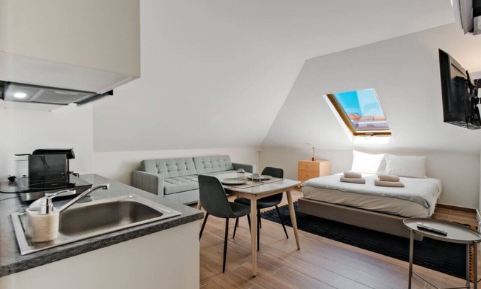 Alvalade Apartment | Lovely studio, fully equipped & near subway (Nº12)