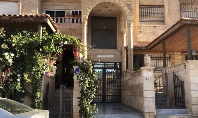 Amman Condo | LOVELY SUPER MODERN SKY RISE LUXURY CONDO!
