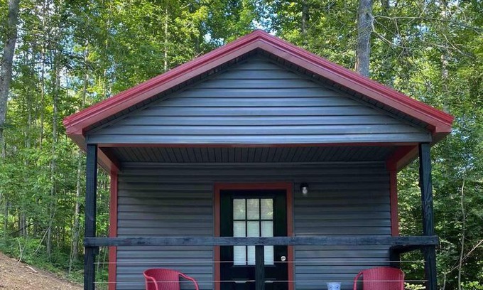 Primrose House | Lovely Tiny Cabin in the Heart of Red River Gorge!