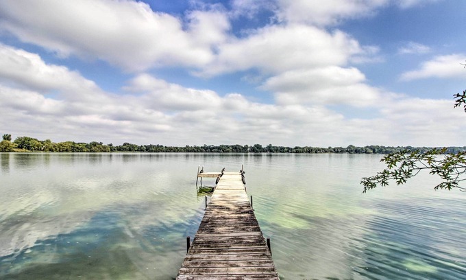 Big Lake Apartment | Lower Unit of Cabin: Shared Dock & Fire Pit!