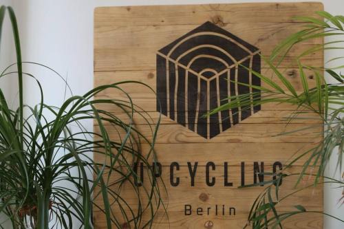 Friedrichshain Apartment | Luftiges Upcycling Studio im EG - Zentral
