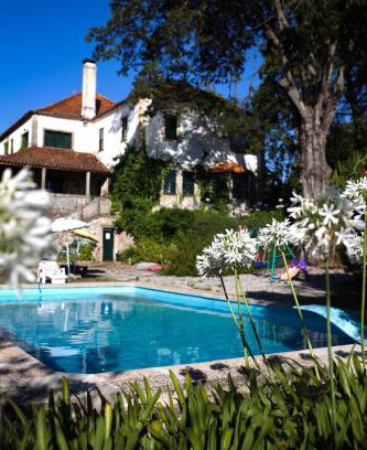 Melo Bed & Breakfast | Lugar da Pedra Alta - B&B - Private Historical Villa