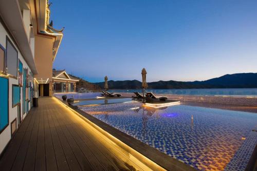 Lugu Lake - Yanyuan Hotel | Lugu Lake Yunshang Holiday Hotel