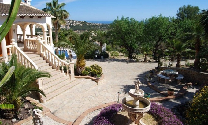 Empedrola Villa | Luksus villa med private pool, 3 km fra stranden