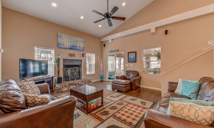 Pepin Condo | Lumberyard Lofts - 15 Bedrooms By Lake Pepin
