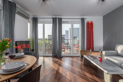 Praga Apartment | Lumina 3-room apart with large terrace
