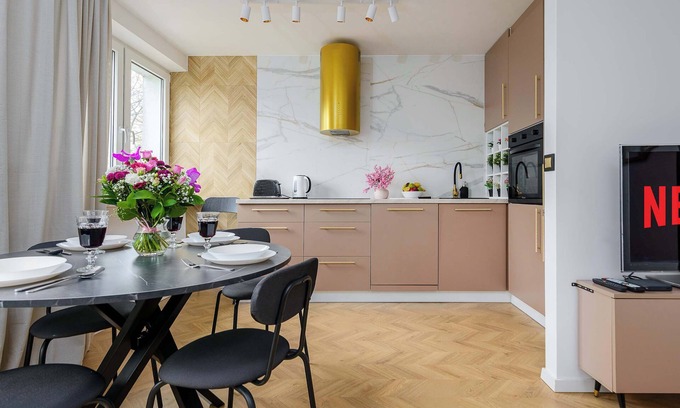 Zoliborz Apartment | Lumina spacious apartment in Warsaw