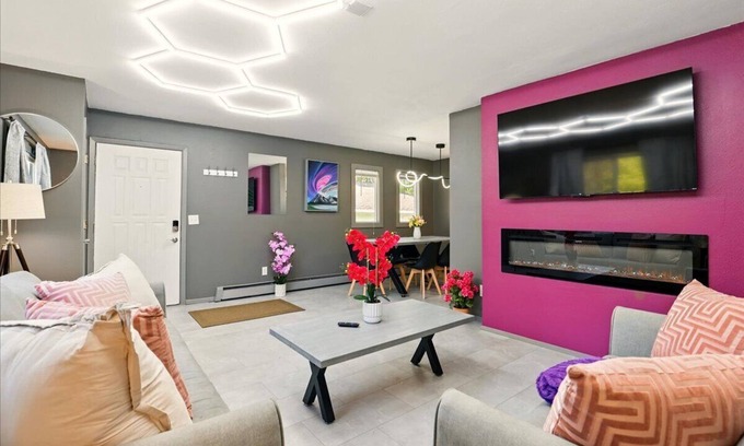 University Area House | Luminaria - 2 Bed 1 Bath in a side by side duplex East Anchorage’s UMED district