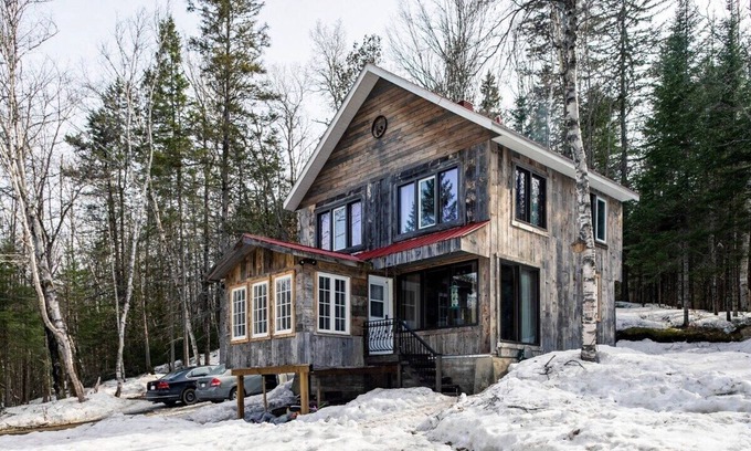 Sainte-Beatrix Ski Chalet | Luna Cottage - Peaceful forest and calm river