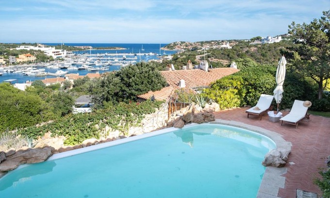 Porto Cervo Villa | Lussuosa villa con Piscina opera dell'Arch.Couelle