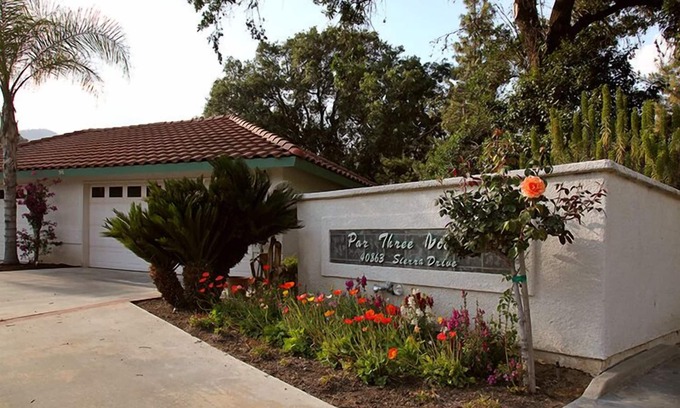 Three Rivers Villa | Lux 2/2 w/firepit 10 min from Sequoia Nat'l Park & beside the Kaweah main fork