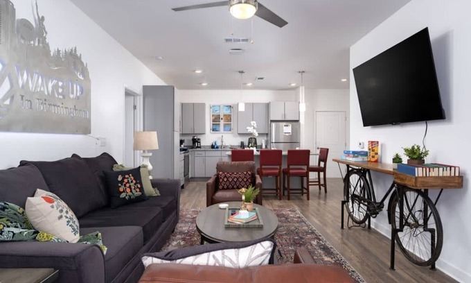 Pelham Apartment | Lux 2 BR w/private 2 bath Mins to Oak Mtn St Park