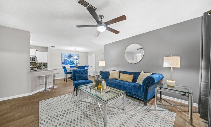 Athens Apartment | Lux 3BR, Prime Area w/Pool & Gym, Near UGA & DT.
