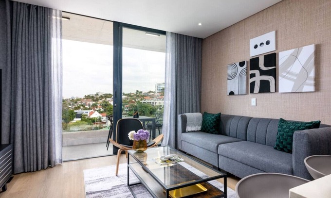 Windermere Apartment | Lux 900 Stunner on Florida