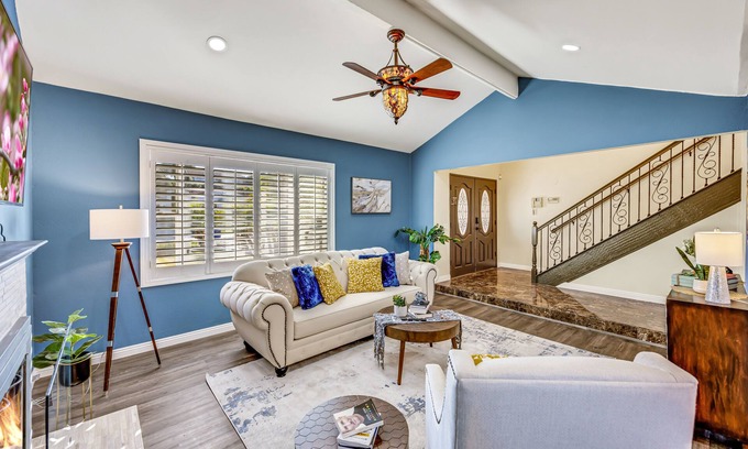 Estates at Canyon Crest House | LUX A Massive Beautiful 5bed/4bath with Hot Tub