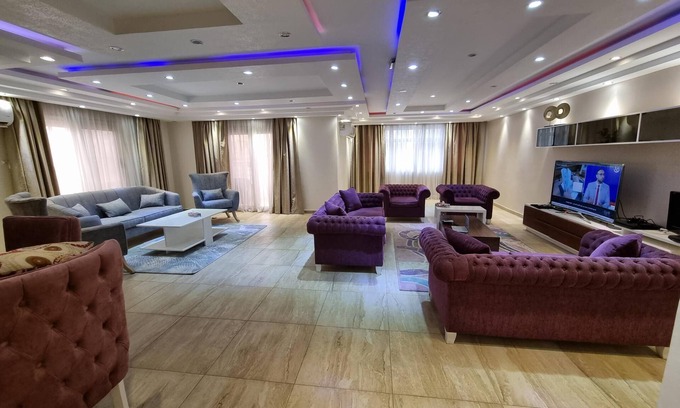 Abdin Apartment | Lux Appartement met 3 Slaapkamer in Nasr City