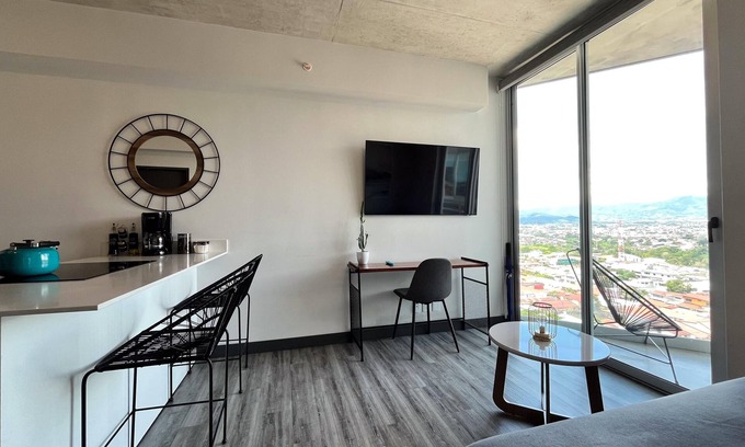 Mata Redonda Apartment | Lux at 15, Pool, Gym and Stylish City Stay