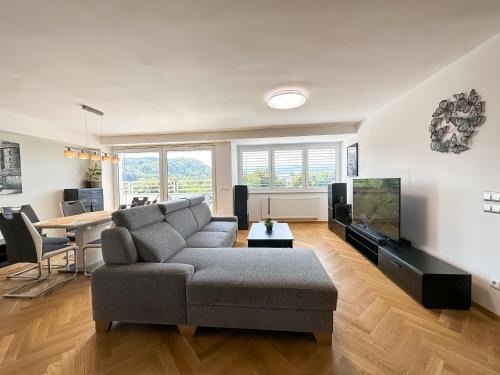 Banska Bystrica Apartment | LUX residence, A/C, VIP parking, city view