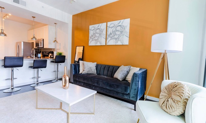 Lenox Apartment | *Lux* Upscale 💫 Buckhead Self Check-in & private balcony