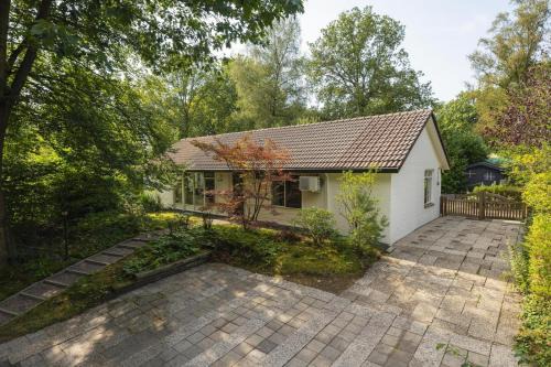 Lieren Villa | Luxe 12-persoons Groepsvilla – Gelijkvloers met Tuin & Loungeset