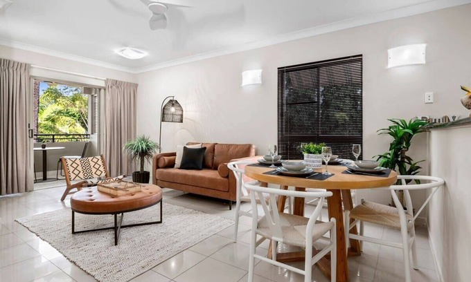 Westcourt Apartment | Luxe Cairns - 9 Pools, BBQ and Gym