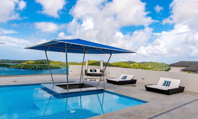Calivigny Condo | Luxe Condo, Ocean Views and pool