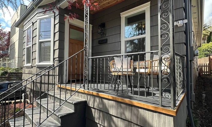 Stevens House | Luxe Craftsman Arboretum Escape