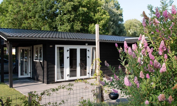 Matsloot Ski Chalet | Luxe en Ruim Chalet met Airco aan het Leekstermeer. Huisdiervriendelijk