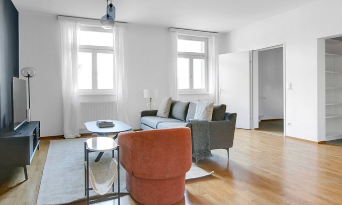 Matzleinsdorf Apartment | Luxe Margareten 2BR w/Elevator near Matzleinsdorferplatz, by Blueground