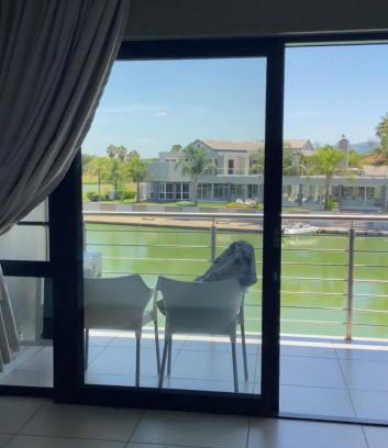 Hartbeespoort House | Luxe retreat waterfront