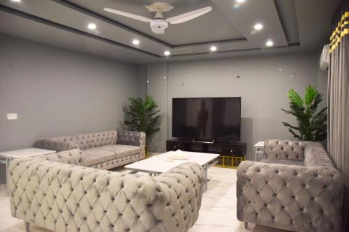 Bahria Town Hotel | Luxe Suites Bahria Town Lahore